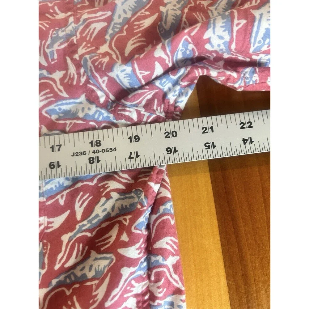 Vineyard Vines Classic Fit Tucker Button Down Shirt Small Shark Print Short Sl